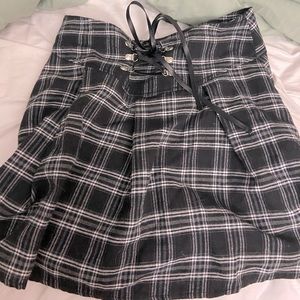 Plaid lace up skirt